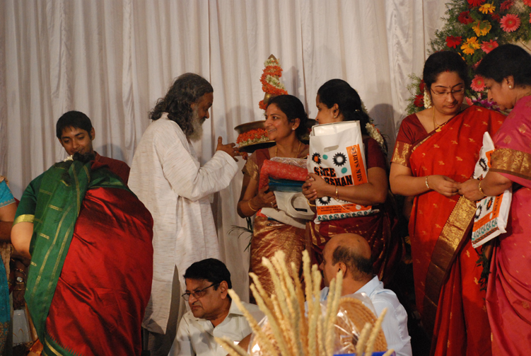 VB ~ 13 ~ Narayanan with sisters Rema & Prema  ~ 1